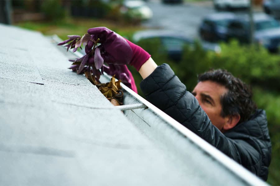 Gutter Cleaning Service in Rochester MI